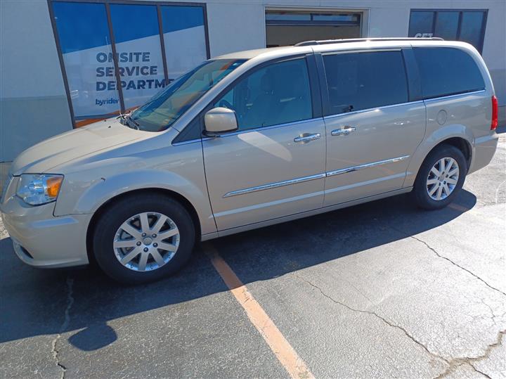 2015 Chrysler Town & Country Touring