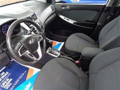 2013 Hyundai Accent SE