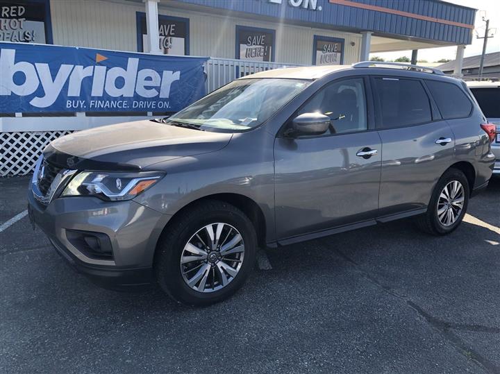 2018 Nissan Pathfinder SV