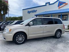 2014 Chrysler Town and Country Touring-L