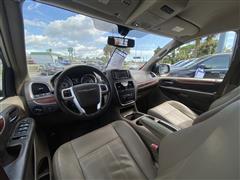 2014 Chrysler Town and Country Touring-L