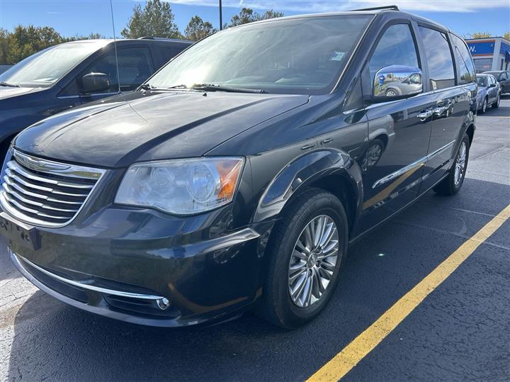 2016 Chrysler Town and Country Touring-L Anniversary Edition