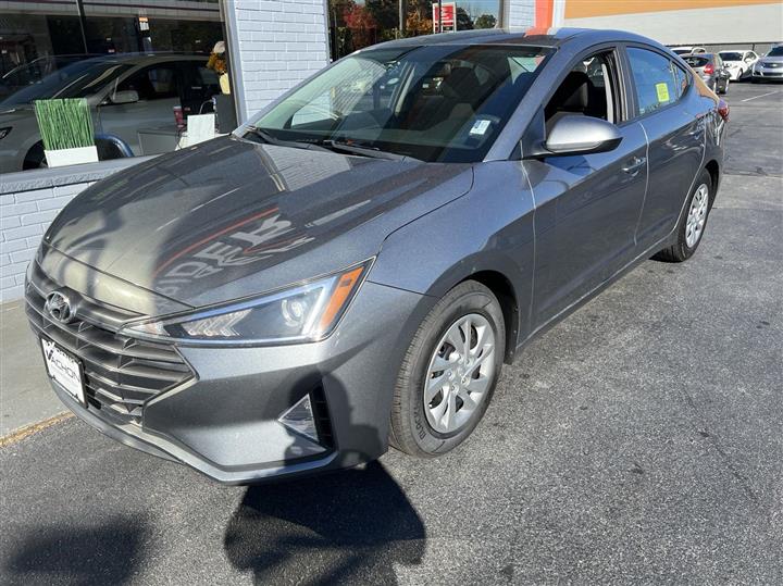 2019 Hyundai Elantra SE