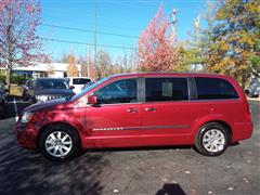 2016 Chrysler Town and Country Touring