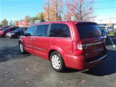 2016 Chrysler Town and Country Touring