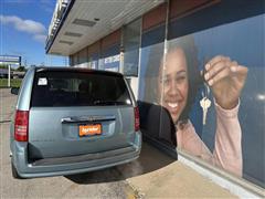 2010 Chrysler Town and Country LX