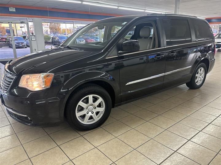 2013 Chrysler Town and Country Touring