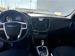 2013 Chrysler 200 Touring