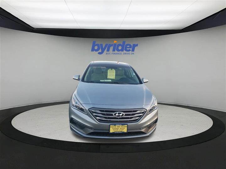 2016 Hyundai Sonata null photo 2