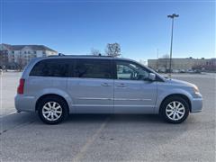 2016 Chrysler Town and Country Touring