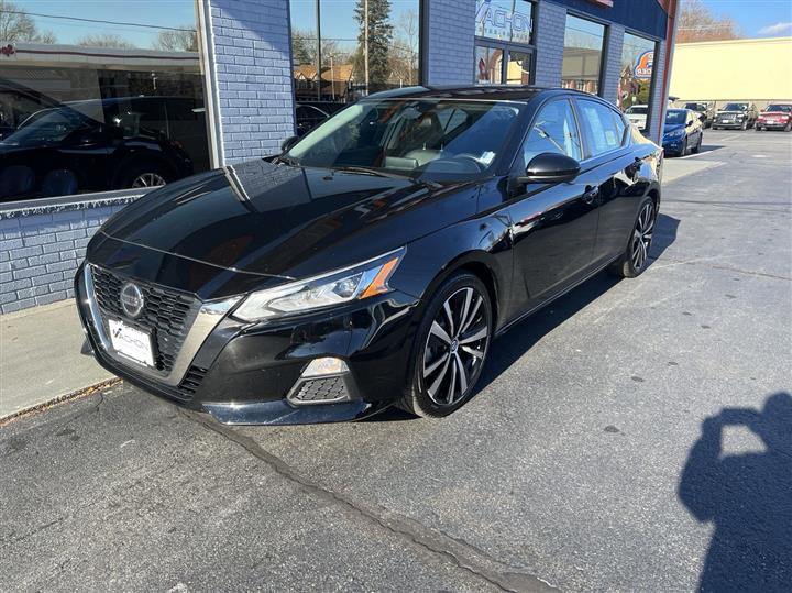 2022 Nissan Altima 2.5 SR