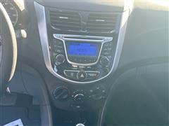 2013 Hyundai Accent SE