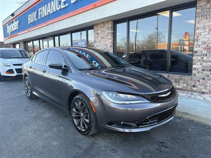 2015 Chrysler 200 S