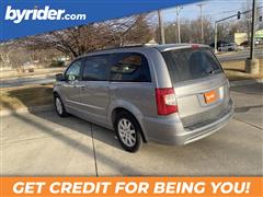 2016 Chrysler Town and Country Touring