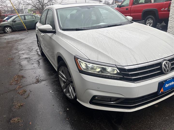 2017 Volkswagen Passat 1.8T SE w/Technology