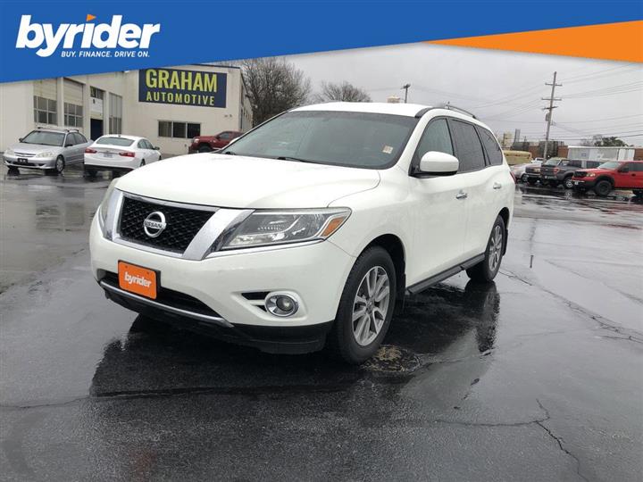 2016 Nissan Pathfinder SV